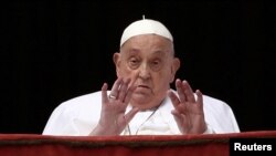 Ultima apariție publică a Papei Francisc a fost în ziua Paștelui, pe 20 aprilie, în Piața Sfântului Petru din Roma.