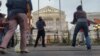 Владата ги повлече „диктаторските“ ограничувања на протести