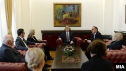 Средба на претседателот Ѓорге Иванов со потпретседателот на српскиот парламент и припадници на српската заедница во Македонија, Верољуб Арсиќ по повод Свети Сава.