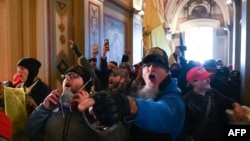 Upad nasilnih Trumpovih pristalica u Kongres, 6. januar