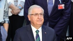 Թուրքիայի պաշտպանության նախարար Յաշար Գլյուլերը, արխիվ: 
