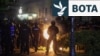 Protesta të dhunshme në Bukuresht pasi politikani prorus përjashtohet nga gara presidenciale 
