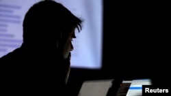 Serviciile de informații din România au prezentat documente din care pare să reiasă că victoria lui Georgescu s-a bazat inclusiv pe o vastă operațiune de manipulare pe rețele.