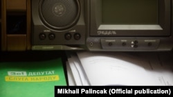Більшість опитаних Радіо Свобода депутатів сказали, що ще не визначилися  зі своїм рішенням