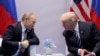 Президент США Дональд Трамп (праворуч) і президент Росії Володимир Путін під час двосторонньої зустрічі на саміті «Групи двадцяти» (G20). Німеччина, Гамбург, 7 липня 2017 року. Архівне фото