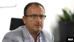 Арбен Таравари, министер за здравство