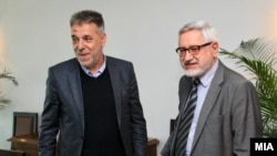 Архивска фотографија- копретседателите на македонско-бугарската комисија Драги Ѓоргиев и Ангел Димитров