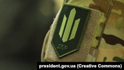 Під час розслідування побиття підлеглого ДБР виявило нерухомість і транспорт, зареєстровані на родичів керівника військкомату