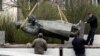 Demontarea statuii lui Ivan Konev, Praga, 3 aprilie 2020.