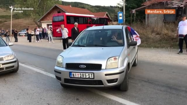 Udruženja Srba blokiraju puteve kod granica sa Kosovom
