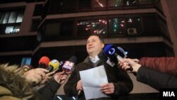 Архивска фотографија - Претседателот на ВМРО-ДПМНЕ Никола Груевски се обраќа на собраните граѓани пред ДИК 