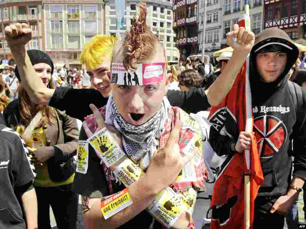 Njemačka - Protesti studenata u Frankfurtu - Studenti u tzv. ¨štrajku za obrazovanje¨ u Frankfurtu traže bolje uvjete i organizaciju obrazovnog sistema.