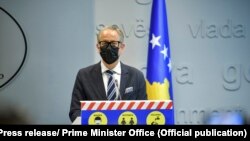Ministri i Shëndetësisë, Arben Vitia. 