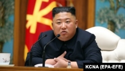 Lider Sjeverne Koreje Kim Džong Un posljednji put je viđen u javnosti 11. aprila 2020. na sastanku Politbiroa Radničke partije Koreje u Pjongjangu