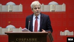 Претседателот на ДУИ, Али Ахмети дава изјава во Собранието на Македонија. 