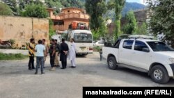 سوات کې د سېلانیانو دوو کوسټر ګاډو کې ګڼ سېلانیان لوټل شوي. ۲۰۲۱، ۱۰م اګست