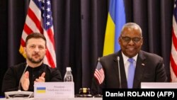 Украинскиот претседател Володомир Зеленски и американскиот секретар за одбрана Лојд Остин, 9 јануари 2025 година