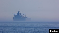 Un petrolierul rus din „flota fantomă”. Nava „Eventin” sub pavilion Panama în largul țărmului Sassnitz, Germania, 16 aprilie 2025.