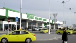 Aşgabadyň aeroportynda käbir Stambul ýolagçylary soraga çekilýär