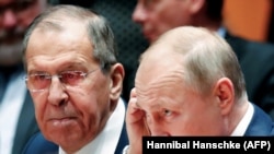 Ministri i Jashtëm rus, Sergei Lavrov dhe presidenti rus, Vladimir Putin. Fotografi nga arkivi. 