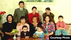 Казакстандын президенти Нурсултан Назарбаев үй-бүлөсү менен. 1992-жыл.