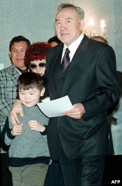 Казак президенти небереси Айсултан менен. 1999-жыл.