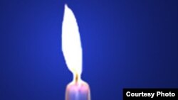 Семејството Арсоски немаат струја, децата учат на свеќи