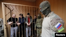 «Зазвичай в ув’язнених за півроку починається період депресії, апатії. Тут рівно все навпаки. Вони на моральному підйомі», – розповів Полозов про настрій військовополонених