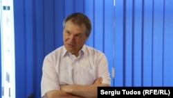Nicolae Negru în redacția Europei Libere de la Chișinău 