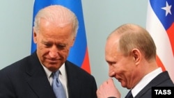 Жо Байден жана Владимир Путин