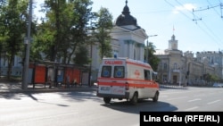 65 de elevi și un angajat al Liceului Teoretic Republican „Aristotel” din municipiul Chișinău s-au intoxicat alimentar. 