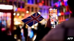 Marea Britanie a trecut de pe lista galbenă pe cea roșie