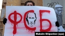 За даними управління, у списку – 620 осіб, перелік містить: П.І.Б., місце роботи, адреса реєстрації, паспортні дані