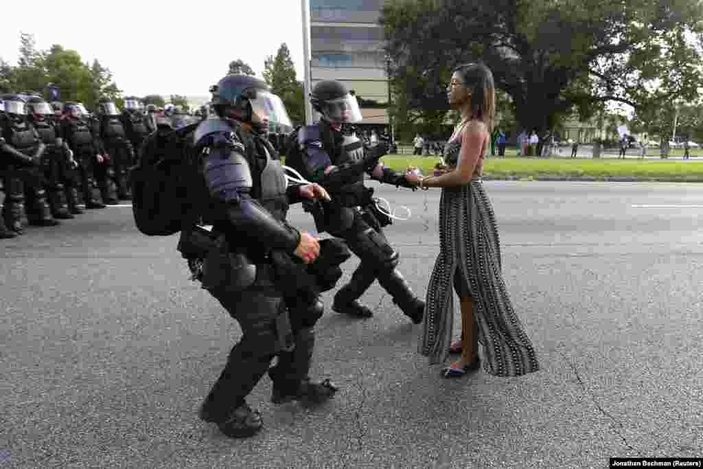 Ieshia Evans care a devenit simbol al mișcării Black Lives Matter în Statele Unite.