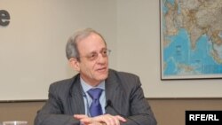 Daniel Serwer