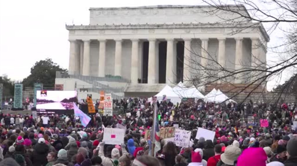 Hiljade demonstranata u Washingtonu na 'Narodnom maršu' uoči Trumpove inauguracije