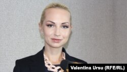 Deputata în partidul SOR, Marina Tauber în redacția Europei Libere, Chișinău (foto arhivă)