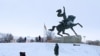 Săniuș, la statuia lui Suvorov din Tiraspol