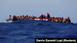 Një grup migrantësh. Fotografi nga arkivi.