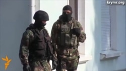 Forțele de securitate ruse au întreprins un raid în Parlamentul tătarilor din Crimeea