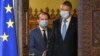 Premierul Florin Cîțu (stânga) și președintele Klaus Iohannis (dreapta), decembrie 2020