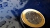 Leul continuă să piardă teren în fața monedei europene. Cursul a ajuns la 4,78 lei/euro