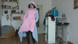 Karantén-hoodiek: a netről tanult meg pulóvert varrni