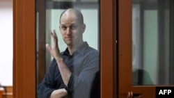 Cea mai recentă fotografie a lui Evan Gershkovich este din 26 iunie, când a început oficial procesul. Ședința de joi a fost cu ușile închise. 